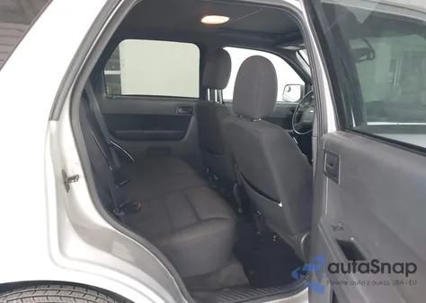 2009 Ford Escape Xlt z USA, uszkodzony, nr VIN 1FMCU03G79KC81611